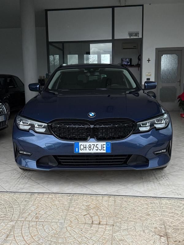 Usata BMW 320e Comfort Edition 190 CV (139 kW) 2021 Blu Station wagon