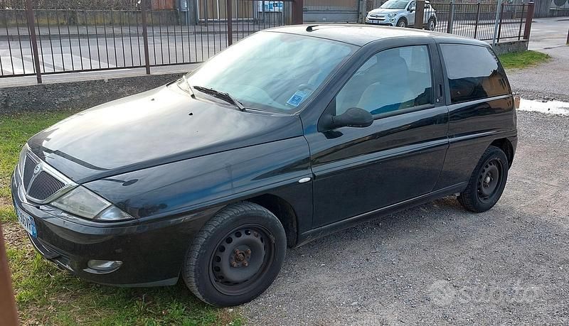 Usata Lancia Ypsilon 2002 Utilitaria