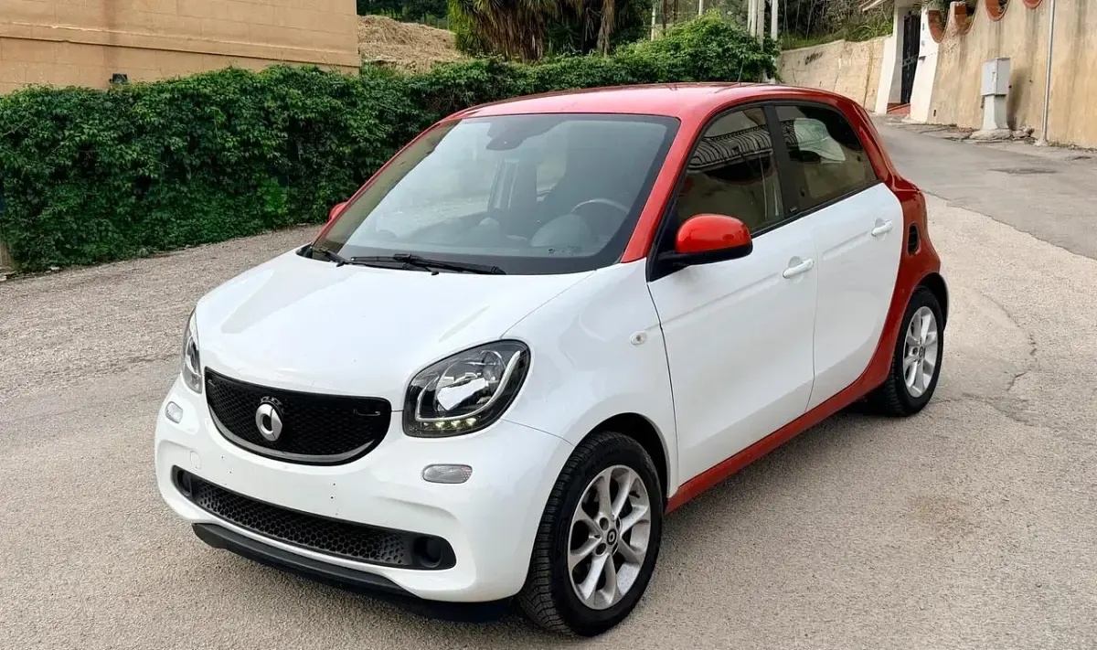 Usata Smart ForFour 71 CV (52 kW) 2016 Bianco Utilitaria