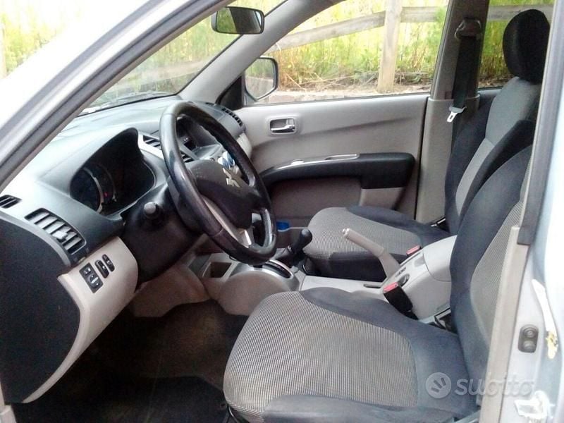 Usata Mitsubishi L200 136 CV (100 kW) 2008 Grigio Pick-up