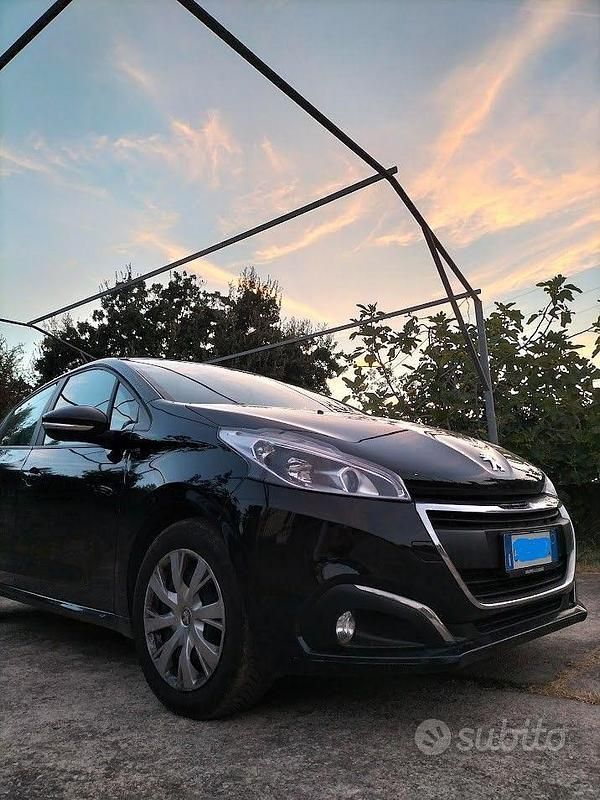 Usata Peugeot 208 83 CV (61 kW) 2021 Utilitaria