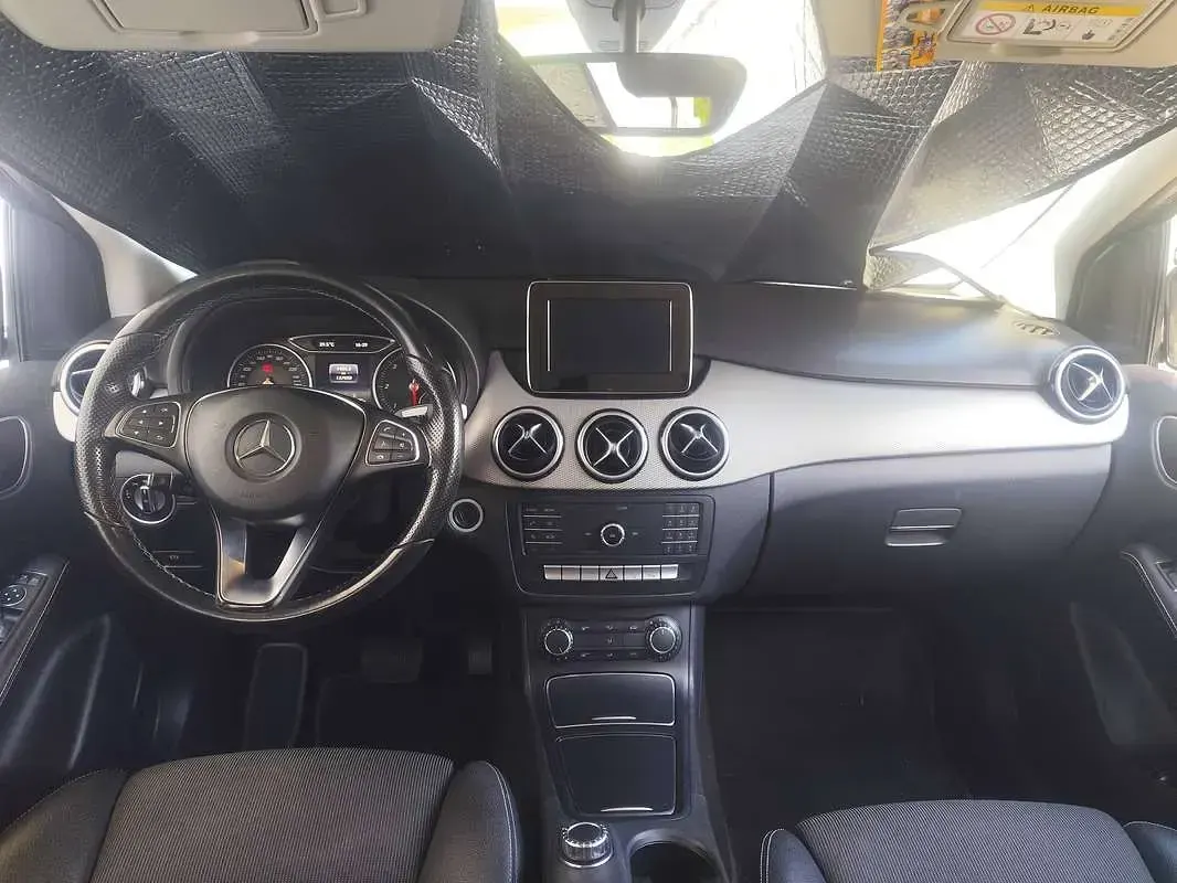 Usata Mercedes B180 110 CV (80 kW) 2015 Nero Utilitaria