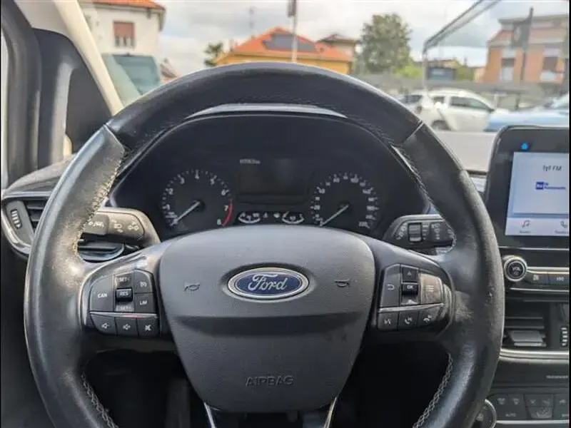 Gebraucht Ford Fiesta Active 100 PS (73 kW) 2019 Grau Kleinwagen