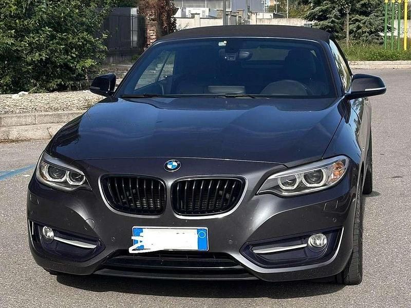 Grigio Usata 2016 BMW 220 Sport Line Cabrio | 19.000 € (Buon prezzo) - Immagine 1/4