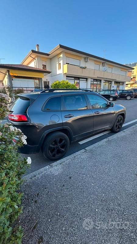 Używany Jeep Cherokee Night Eagle 200 KM (147 kW) 2017 SUV