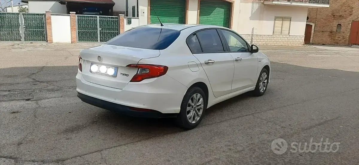 Usata Fiat Tipo Easy 95 CV (69 kW) 2016 Bianco Berlina