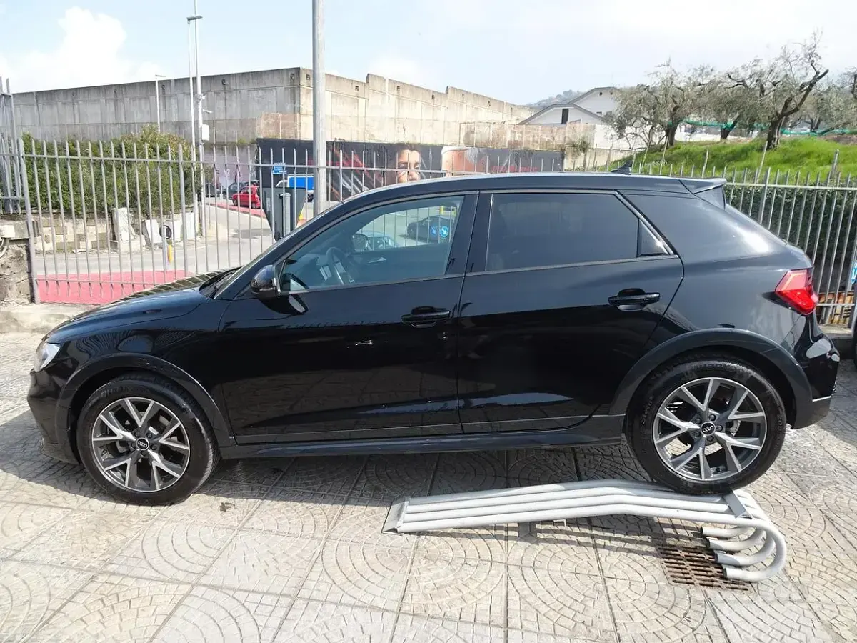 Usata Audi A1 110 CV (80 kW) 2022 Nero SUV