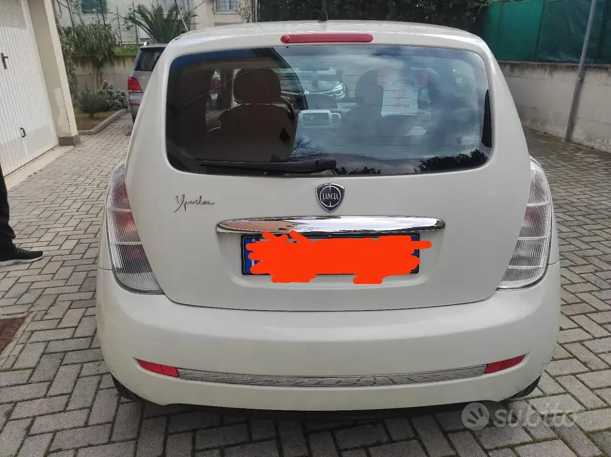 Usata Lancia Ypsilon 75 CV (55 kW) 2011 Bianco Utilitaria