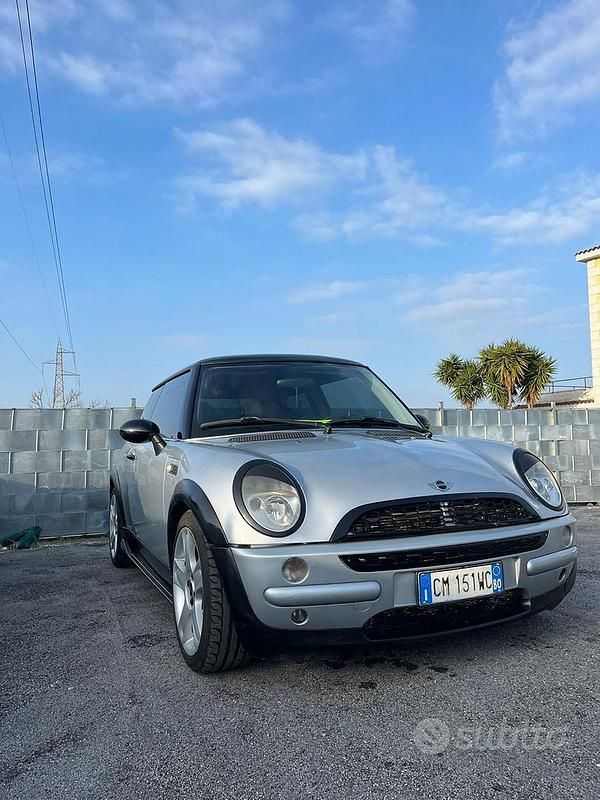 Usata Mini Cooper 75 CV (55 kW) 2003 Grigio Utilitaria