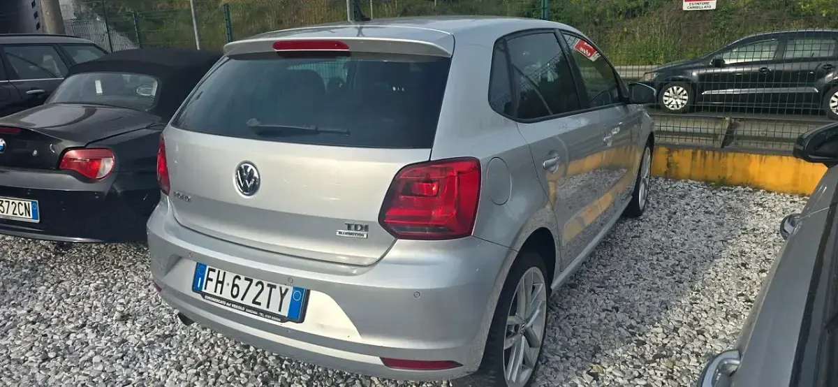 Usata VW Polo Highline 90 CV (66 kW) 2017 Argento Berlina