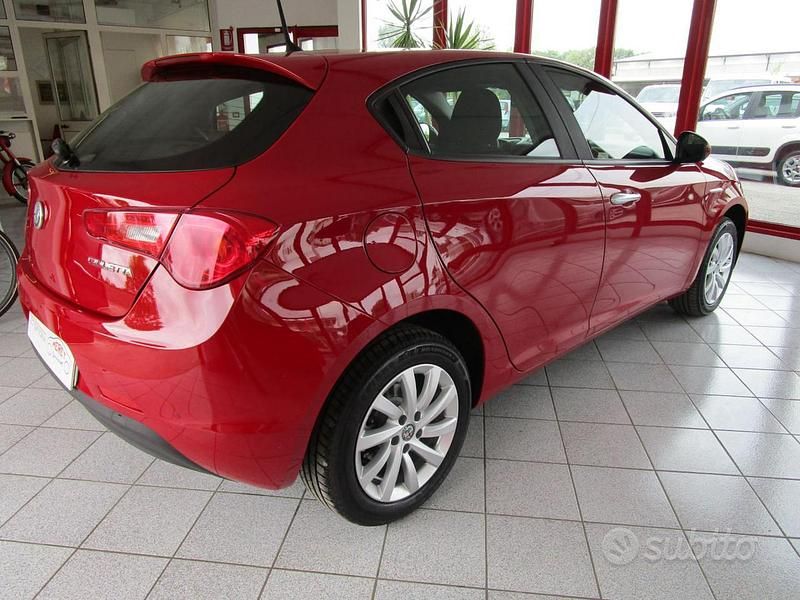 Usata Alfa Romeo Giulietta 120 CV (88 kW) 2018 Rosso Utilitaria