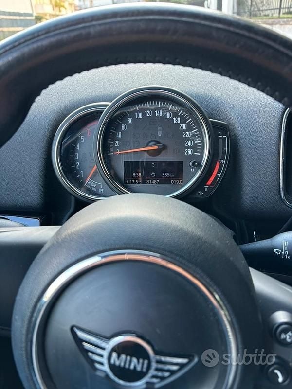 Usata Mini Cooper D 150 CV (110 kW) 2018 Verde Utilitaria