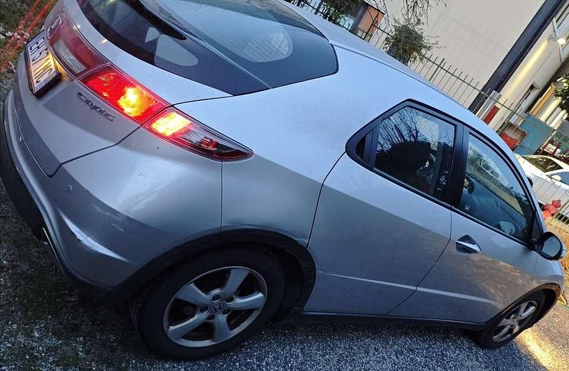 Usata Honda Civic Elegance 99 CV (72 kW) 2011 Berlina