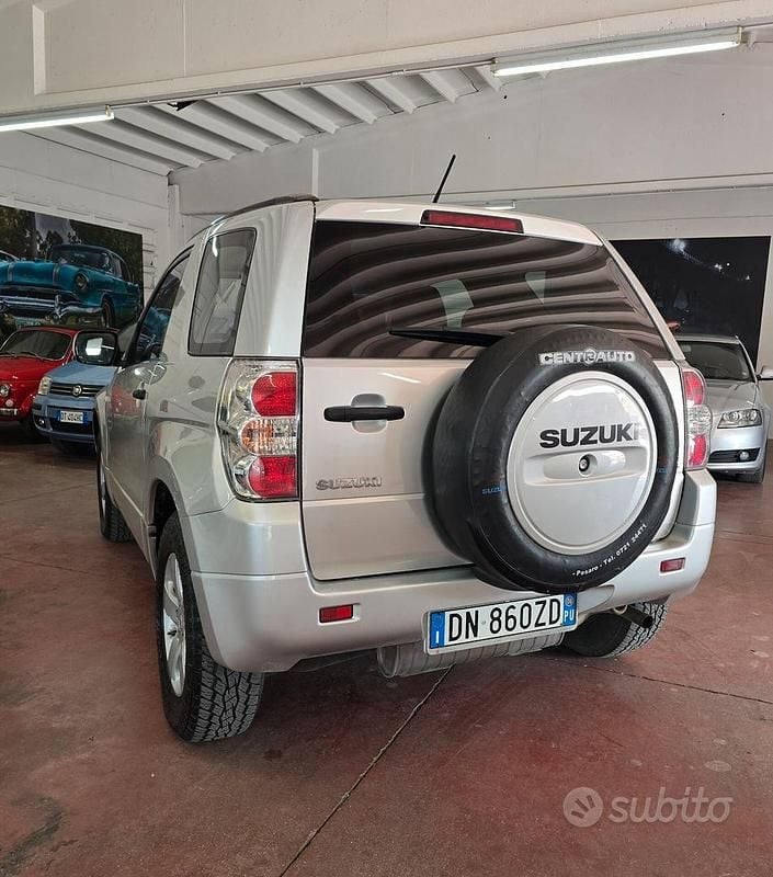 Usata Suzuki Grand Vitara 106 CV (77 kW) 2008 Grigio SUV
