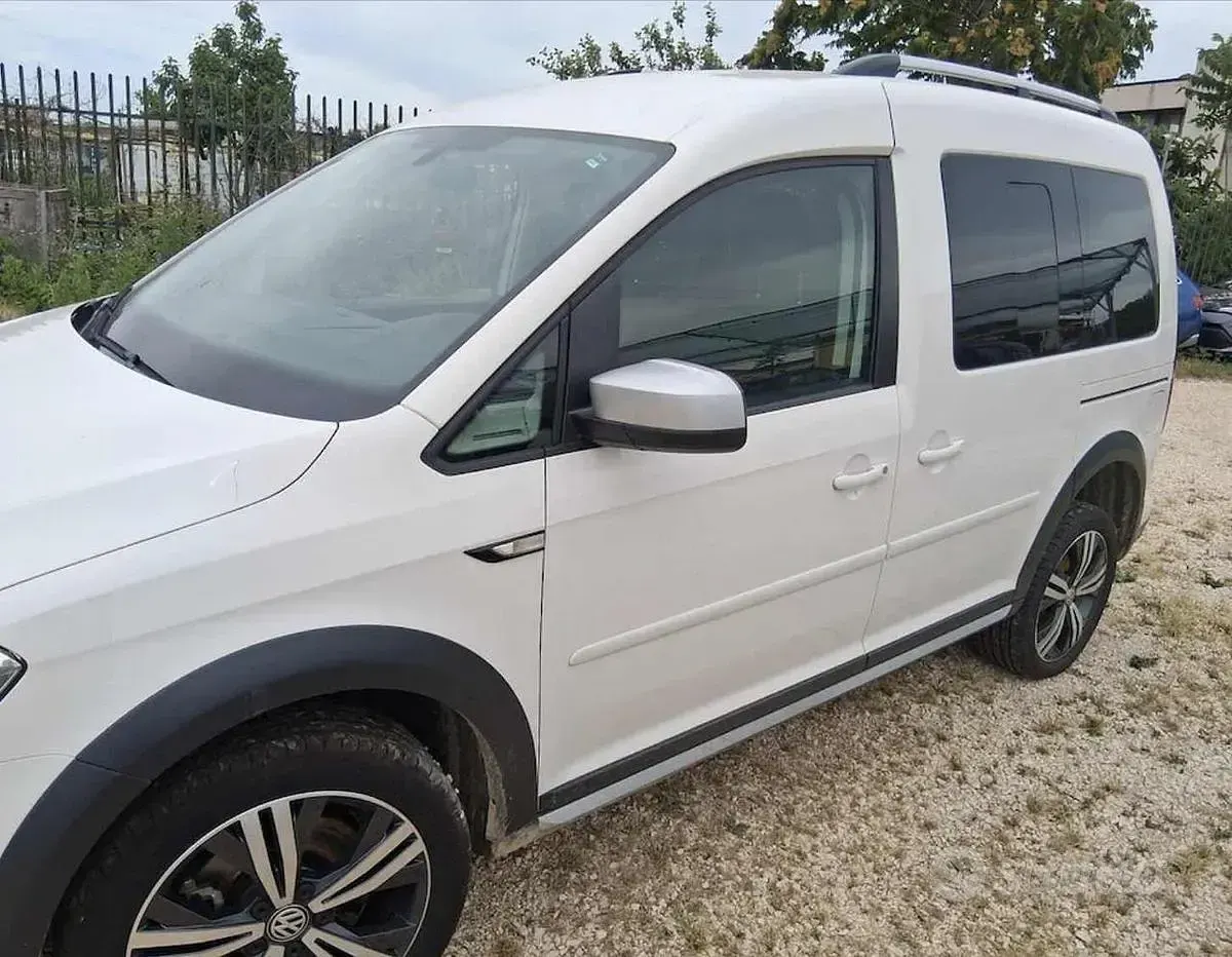 Usata VW Caddy Highline 122 CV (89 kW) 2020 Bianco Monovolume