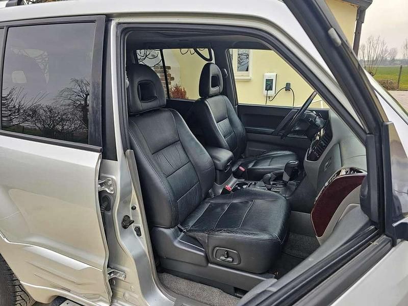 Usata Mitsubishi Pajero 160 CV (117 kW) 2001 Argento SUV