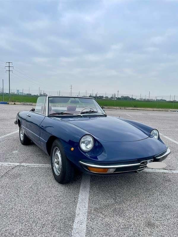 Usata Alfa Romeo Spider 109 CV (80 kW) 1973 Blu/azzurro Cabrio