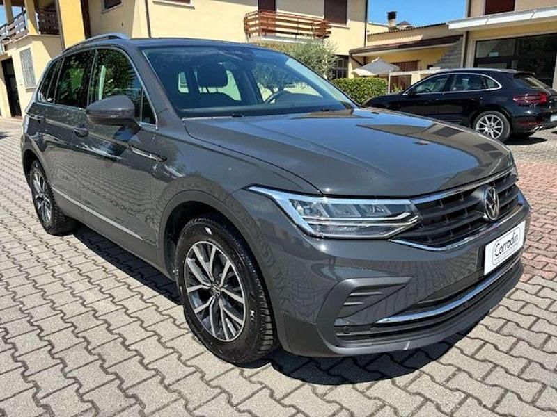 Usata VW Tiguan Business 150 CV (110 kW) 2023 Grigio pestello SUV