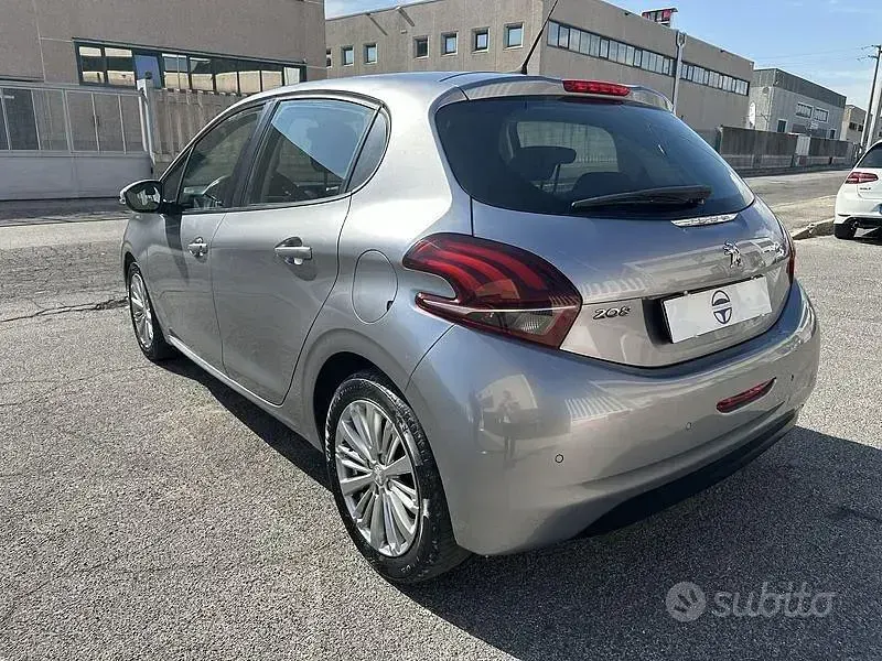 Usata Peugeot 208 Allure 83 CV (61 kW) 2019 Grigio Utilitaria