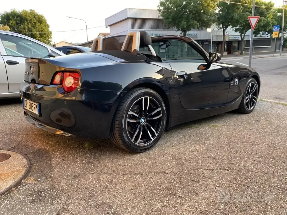 Usata BMW Z4 150 CV (110 kW) 2005 Nero Cabrio