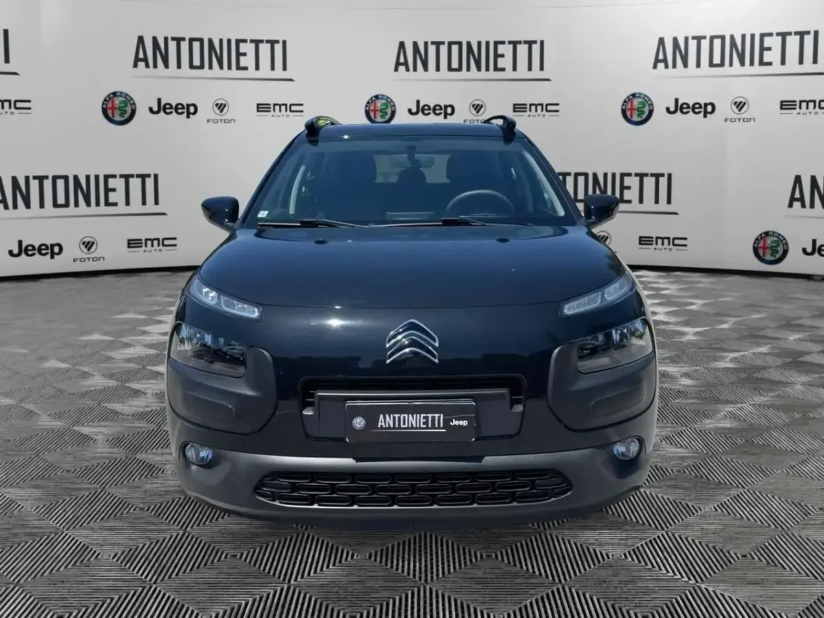 Usata Citroën C4 Shine 99 CV (72 kW) 2017 Nero SUV