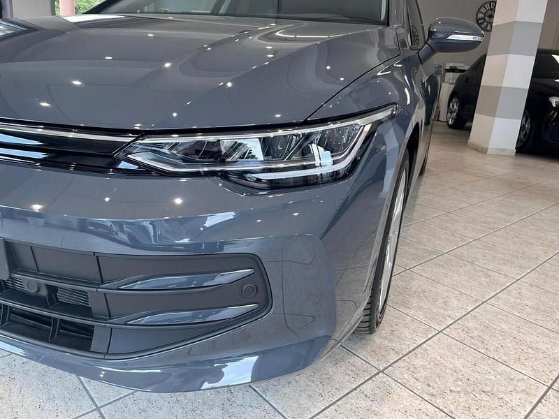 Usata VW Golf VIII Edition 115 CV (84 kW) 2025 Grigio Berlina
