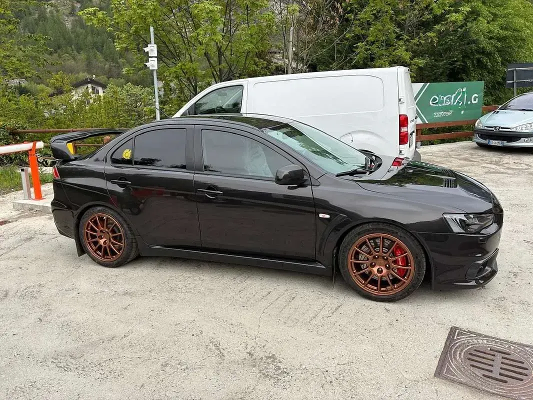 Usata Mitsubishi Lancer 295 CV (216 kW) 2009 Nero Berlina