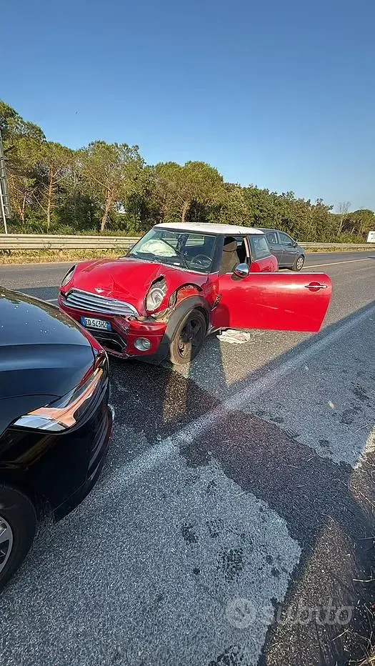 Usata Mini Cooper D 112 CV (82 kW) 2010 Rosso Utilitaria