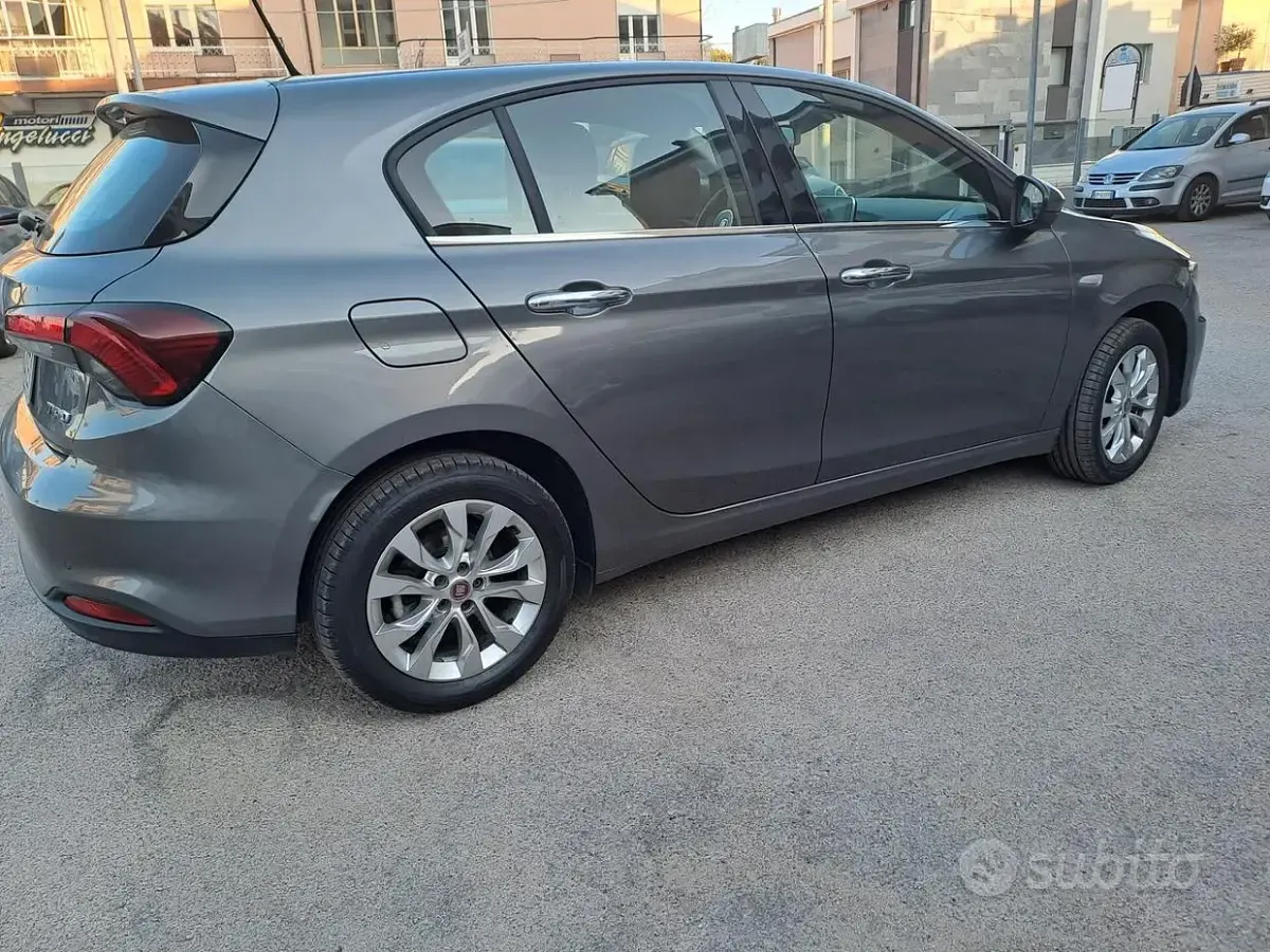 Usata Fiat Tipo Business 120 CV (88 kW) 2019 Grigio Berlina