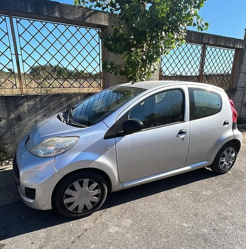 Usata Peugeot 106 60 CV (44 kW) 2010 Grigio Utilitaria