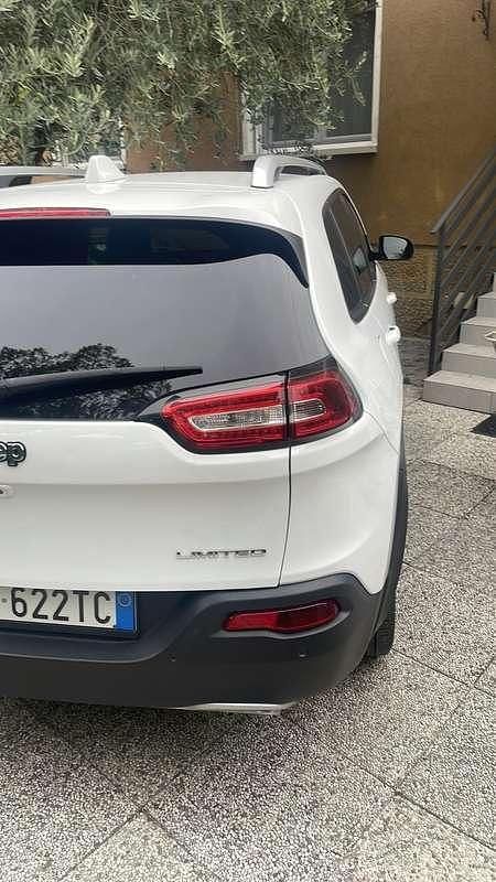 Bianco Usata 2017 Jeep Cherokee Limited SUV | 16.000 € (Buon prezzo) - Immagine 1/4