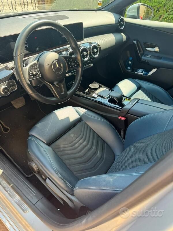 Usata Mercedes A180 116 CV (85 kW) 2019 Grigio Utilitaria