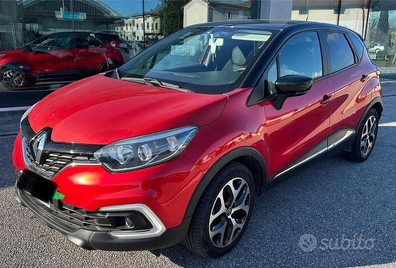 Usata Renault Captur 110 CV (80 kW) 2019 Rosso SUV