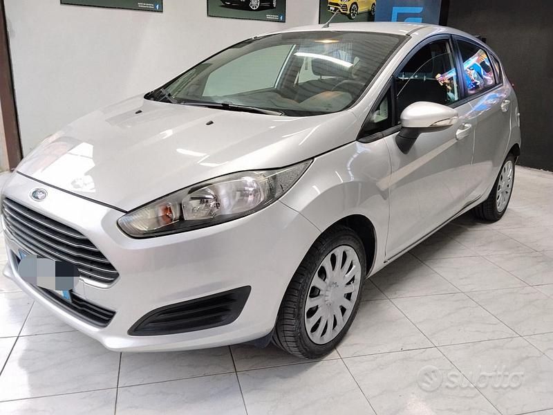 Second-hand Ford Fiesta 80 CP (58 kW) 2013 Gri Hatchback