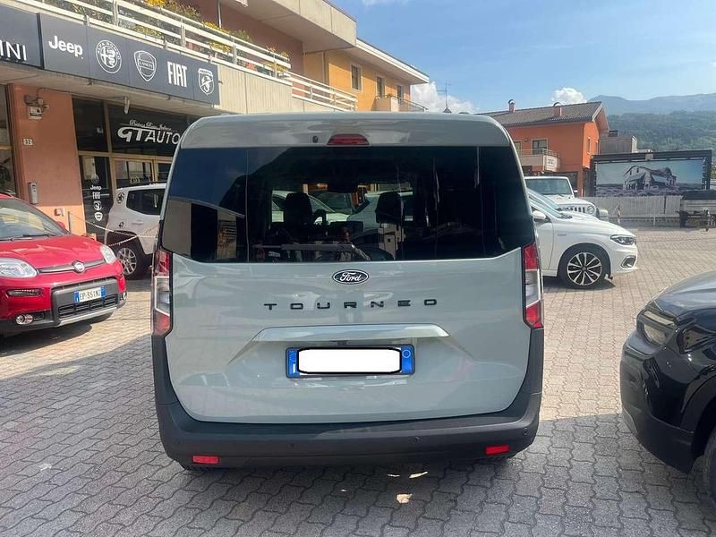 Usata Ford Tourneo Courier Titanium 124 CV (91 kW) 2025 Grigio Monovolume