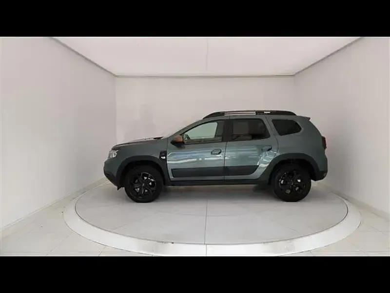 Usata Dacia Duster Prestige 100 CV (73 kW) 2024 Verde scuro SUV