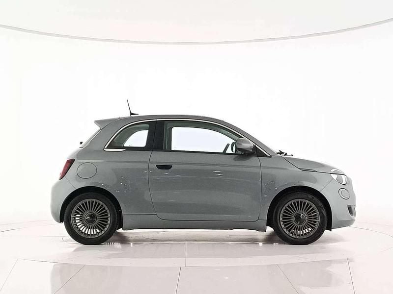 Usata Fiat 500e La Prima 42 kW (58 CV) 2020 Grigio minerale Berlina