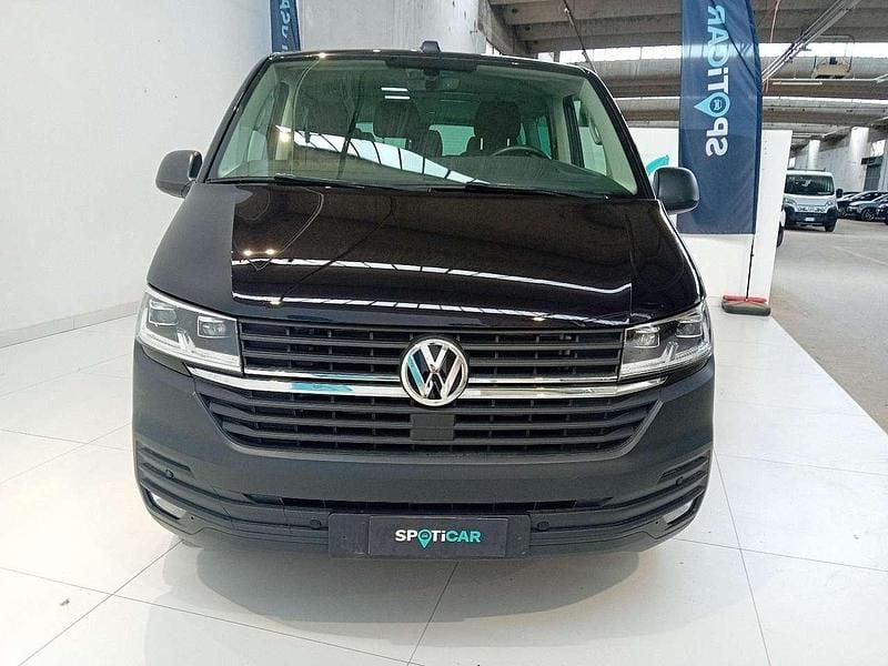 Usata VW Caravelle Comfortline 150 CV (110 kW) 2022 Nero Monovolume