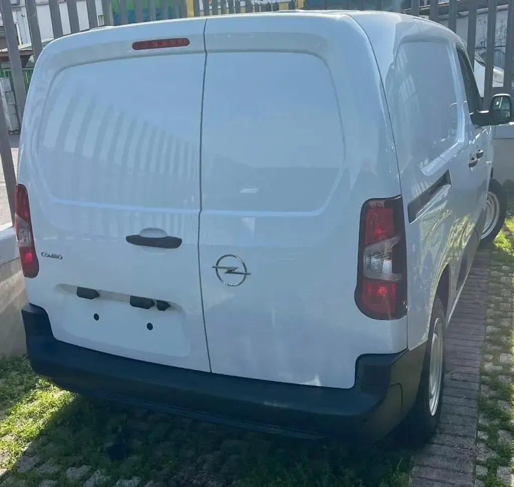 Nuova Opel Combo 101 CV (74 kW) 2026 Bianco Monovolume