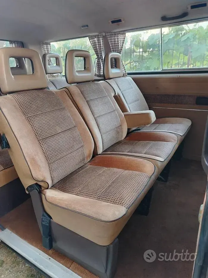 Usata VW Caravelle 1984 Marrone Monovolume