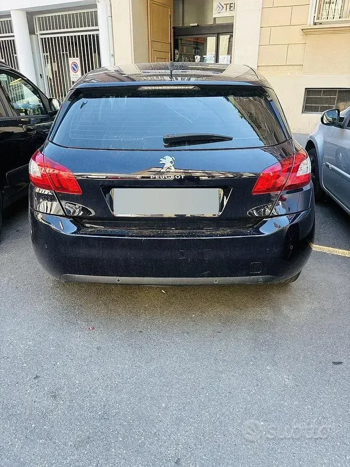 Usata Peugeot 308 116 CV (85 kW) 2015 Nero Berlina