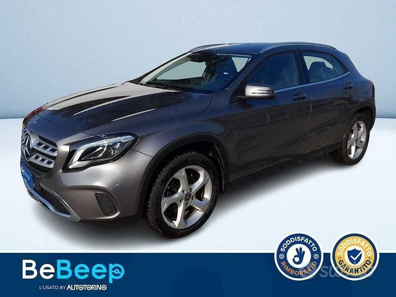 Usata Mercedes GLA200 136 CV (100 kW) 2019 Grigio metallizzato SUV