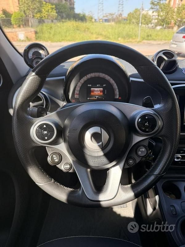 Usata Smart ForFour Passion 90 CV (66 kW) 2016 Nero Utilitaria