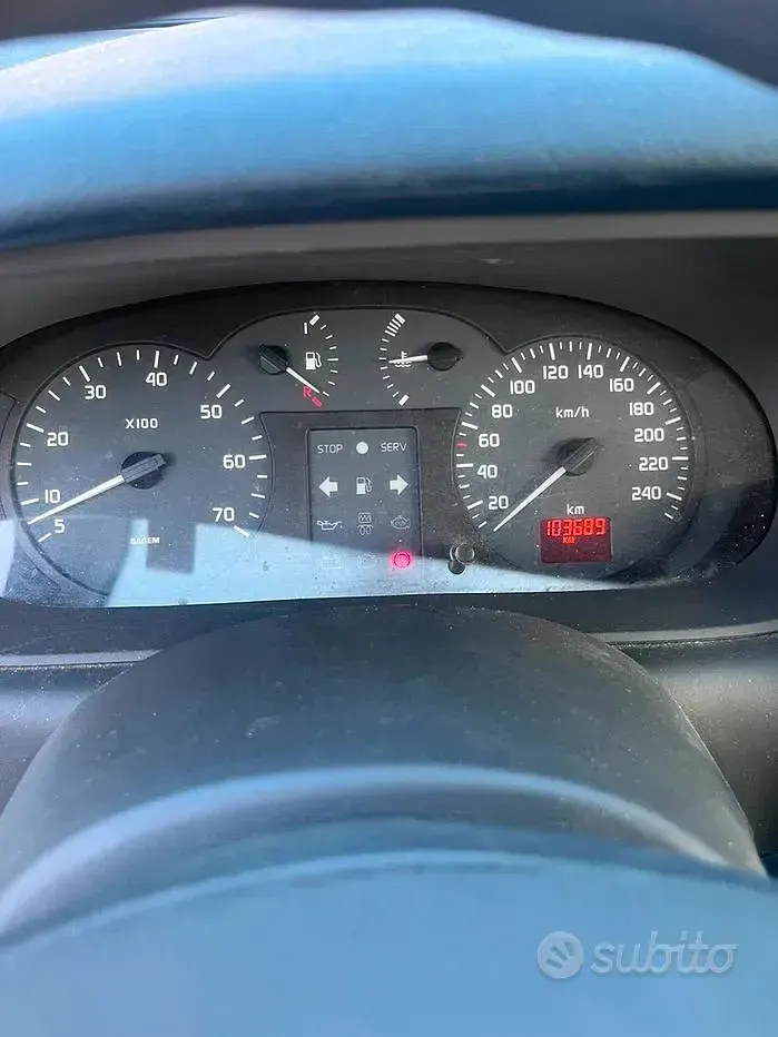 Usata Renault Scénic 107 CV (78 kW) 2000 Grigio Monovolume