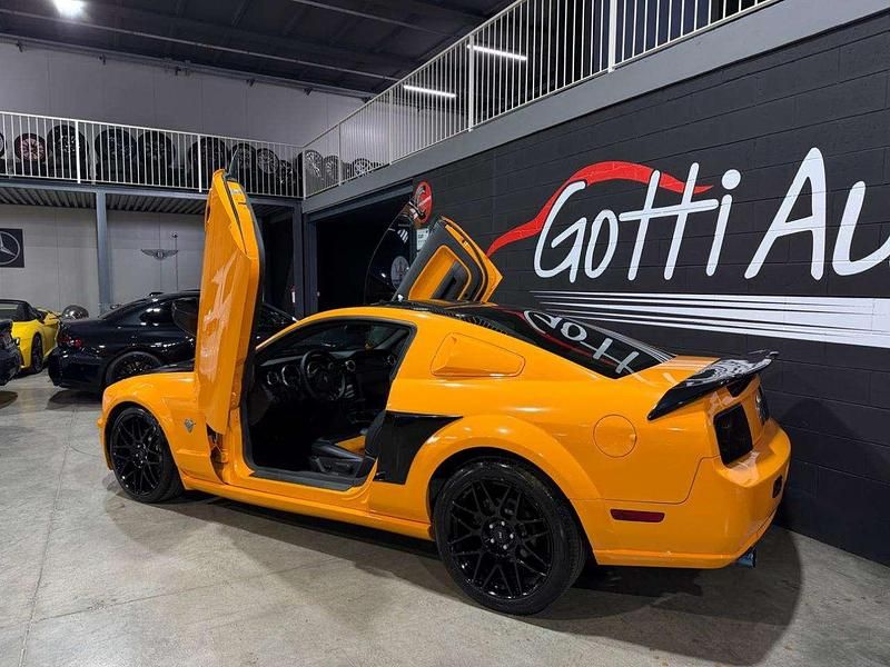 Usata Ford Mustang 305 CV (224 kW) 2009 Arancione Coupé