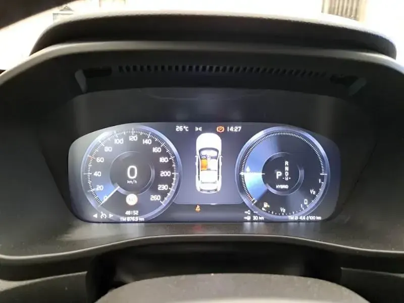 Usata Volvo XC40 Ultimate 129 CV (94 kW) 2023 Fjord blue metallizzato SUV