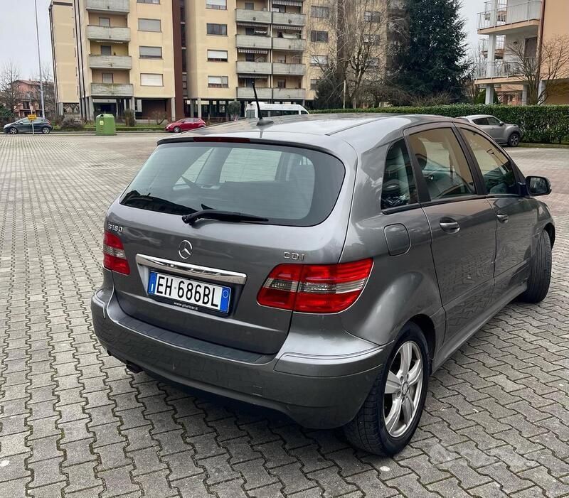 Usata Mercedes B180 116 CV (85 kW) 2011 Monovolume
