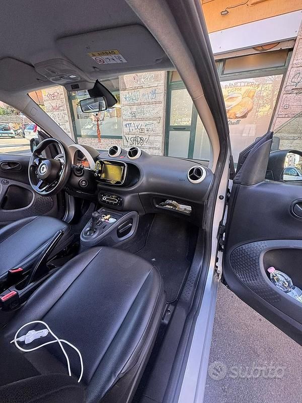 Usata Smart ForTwo Coupé 71 CV (52 kW) 2018 Utilitaria