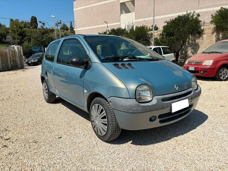 Usata 2003 Renault Twingo Due volumi | 2490 € (Cara) - Immagine 1/4