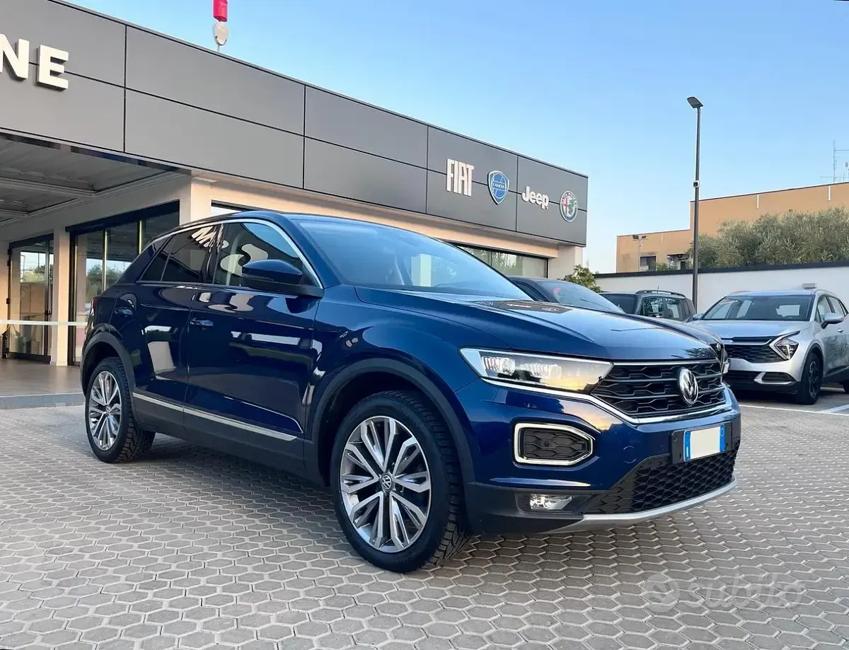 Usata VW T-Roc Advance 116 CV (85 kW) 2020 Blu SUV